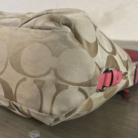 Coach F15067 Beige and Pink Shoulder Monogram Canvas and Leather Bag - Picture 6 of 11